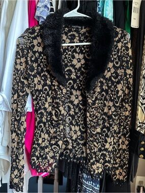 KAY CELINE Lace Zip Front Blouse Partial Lined -21” Long -28 Chest Stretchy